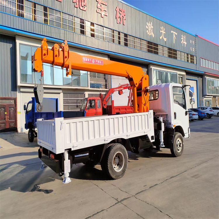 东势乡三轮随车吊定制 农用改装机自备吊中瑞长期出售